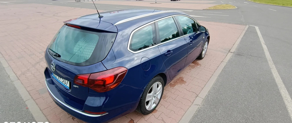 Opel Astra cena 22000 przebieg: 231550, rok produkcji 2014 z Wadowice małe 191